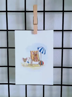 Anillustration Ansichtkaart Muisje aan het strand zonnebaden