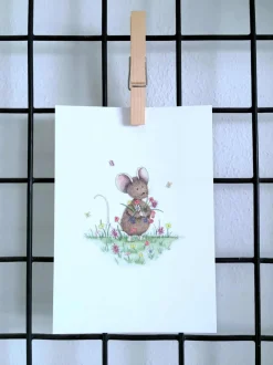 Anillustration Ansichtkaart Muisje in bloemenveld