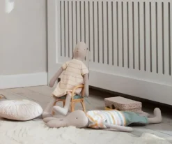 Maileg Knuffelkonijn met Kleding 64 cm Size 4